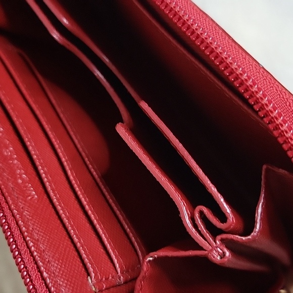 Michael Kors Mini Wallet - Picture 9 of 16